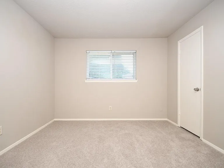 10102 Barmont Dr — Photo 5