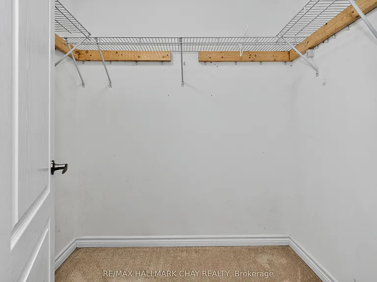 38 Milson Cres — Photo 33