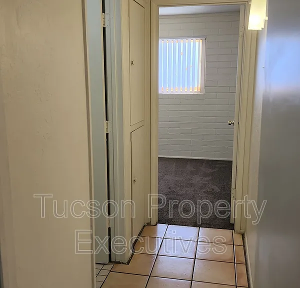 3131 N Treat Ave E — Photo 9