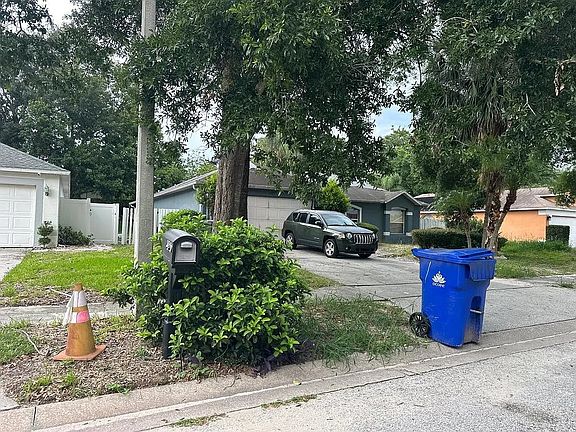 3rd image of 693 Veronica Cir