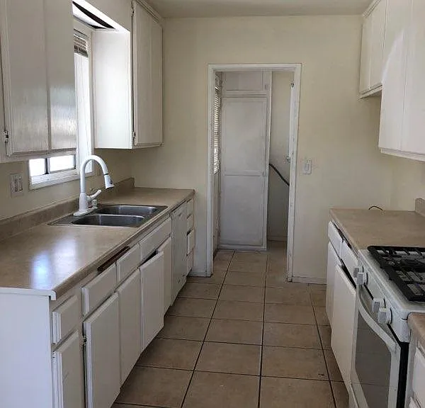 20244 Hartland St — Photo 1