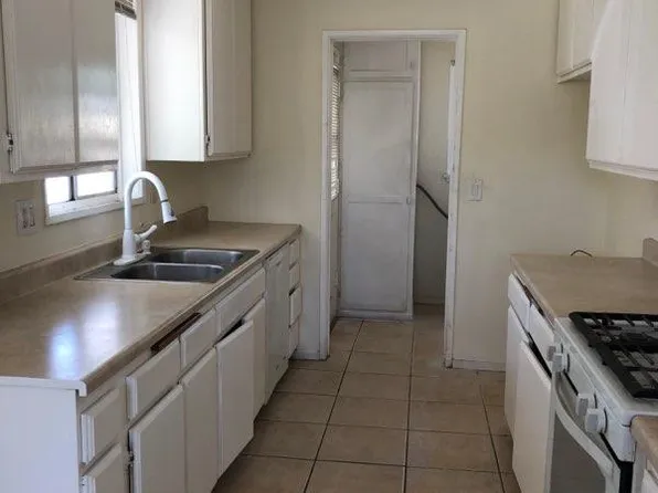 20244 Hartland St, Winnetka, CA 91306