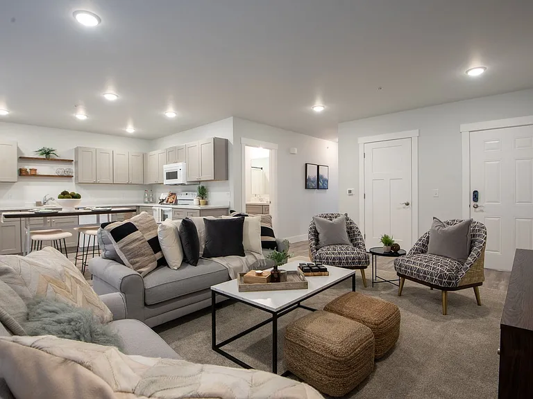 Millhouse East + West — Photo 4