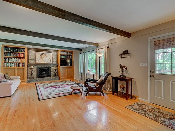 5th image of 1819 Mount Vernon Dr