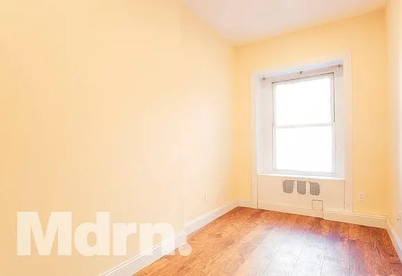Rented by Mdrn Residential | media 11