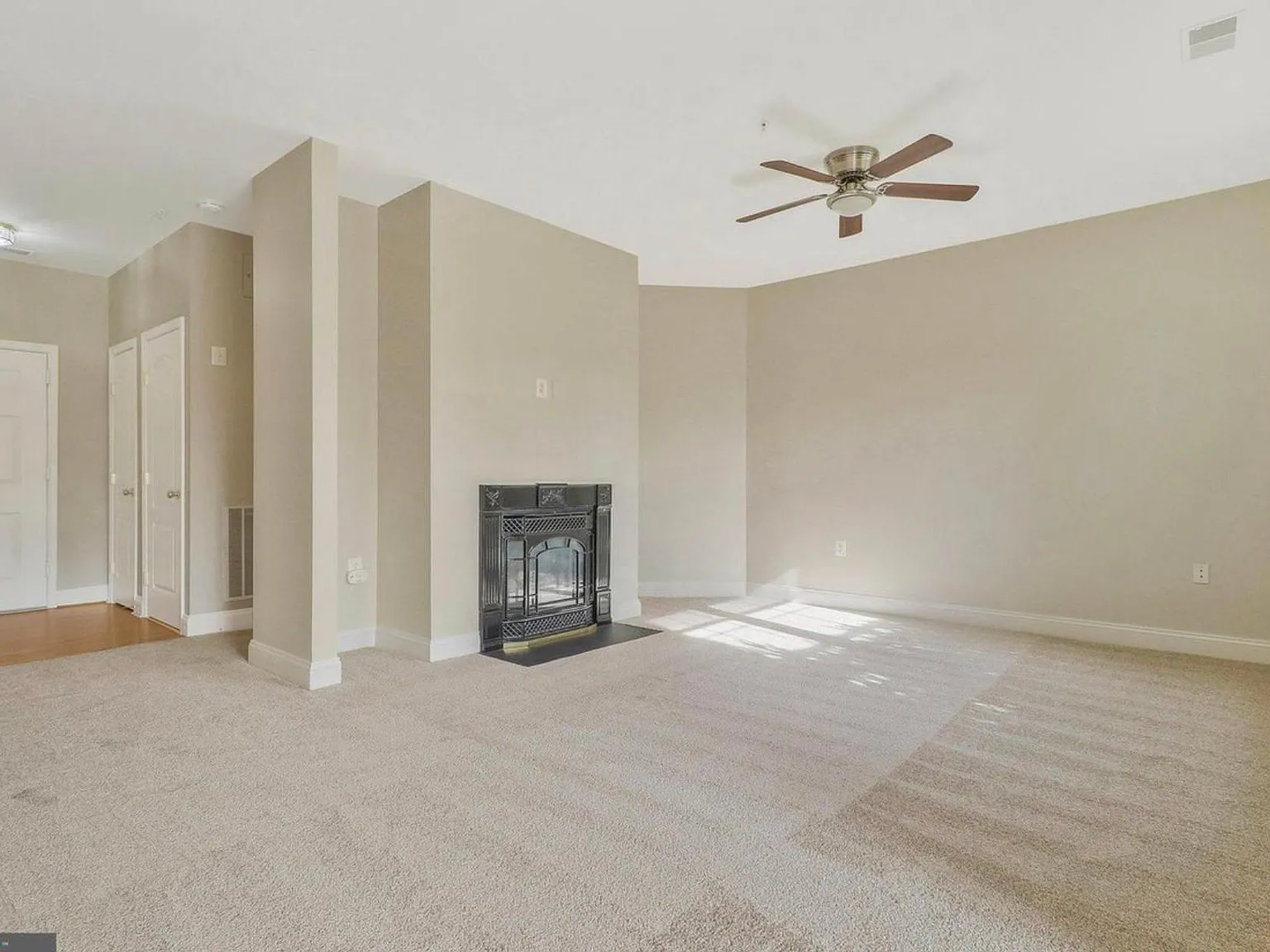 12824 Clarksburg Square Rd — Photo 4