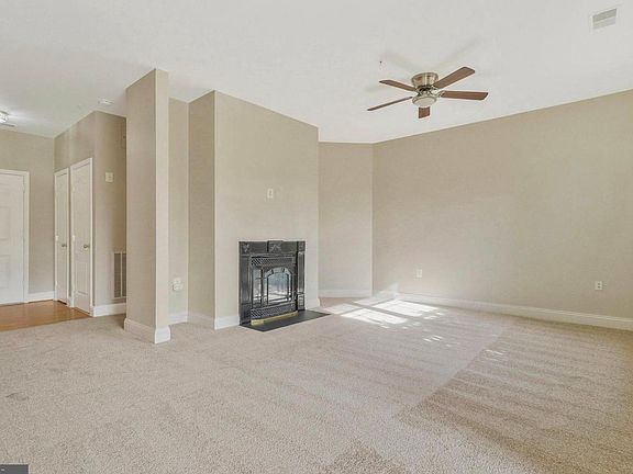 4th image of 12824 Clarksburg Square Rd #1