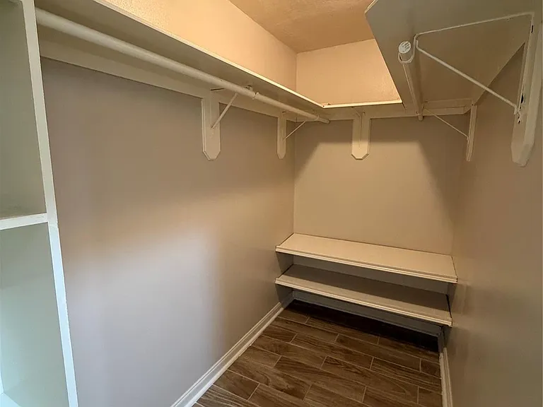 1516 Terry St — Photo 3