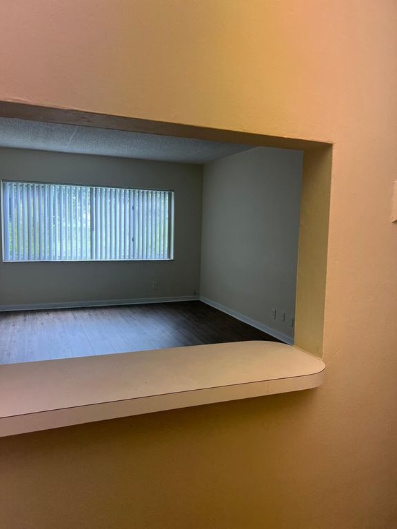 101 SE 6th Ave APT 4, photo 8