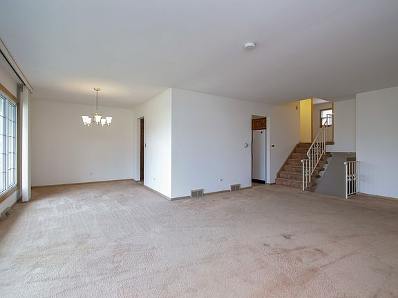 2nd image of 135 W Kathleen Dr