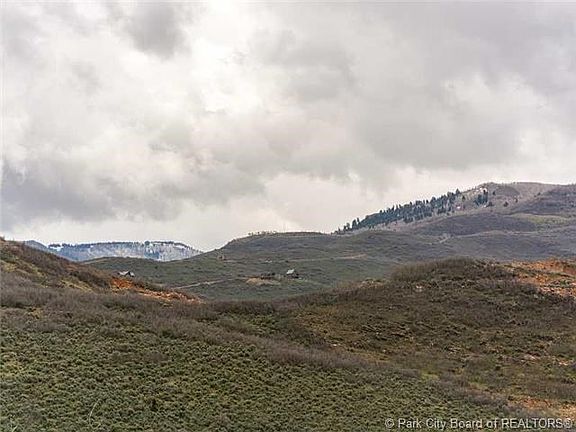3rd image of 490 Pole Dr
