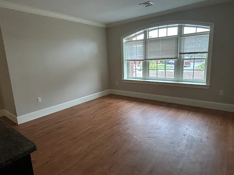 286 Main St #2B — Photo 4