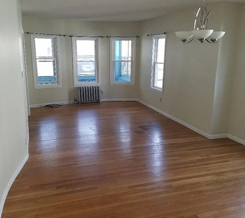 193 Commonwealth Ave