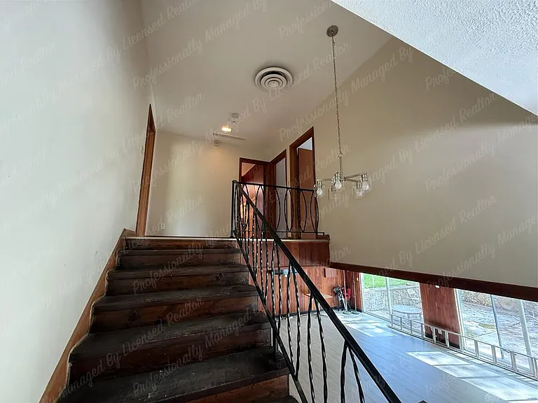 3776 Dorset Dr — Photo 22