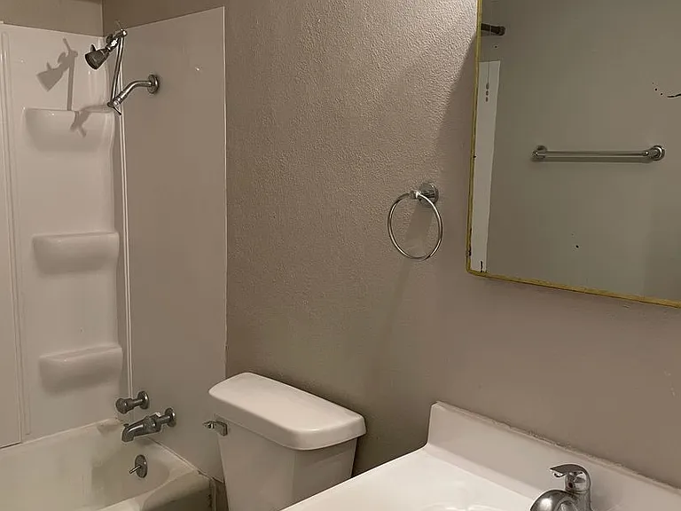 1308 Chestnut St — Photo 10