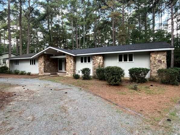 2 Fairway Dr