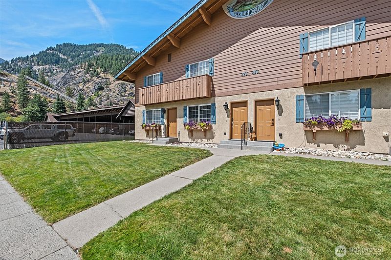 2nd image of 475 Alpine Place #2