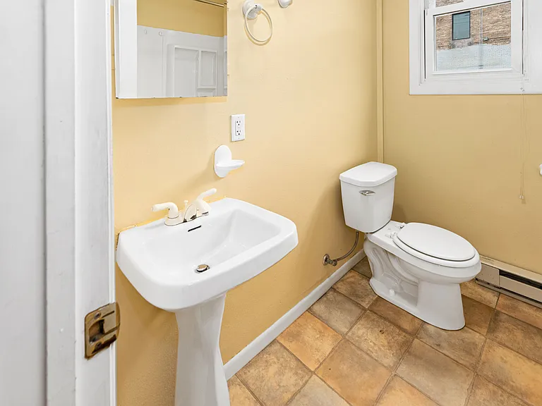 315 N 14th Ave E #1 — Photo 13