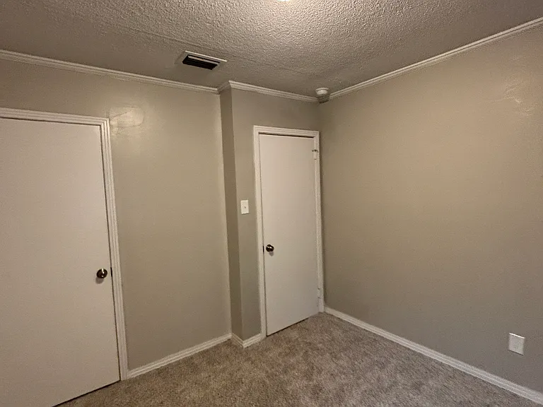 912 Gibson Ct — Photo 17