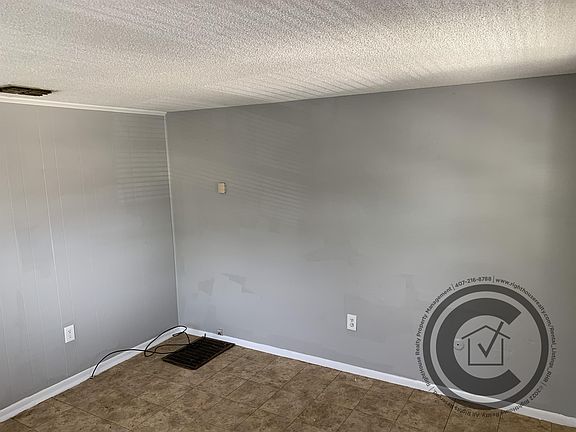 2nd image of 2430 Tanglewood St APT 1