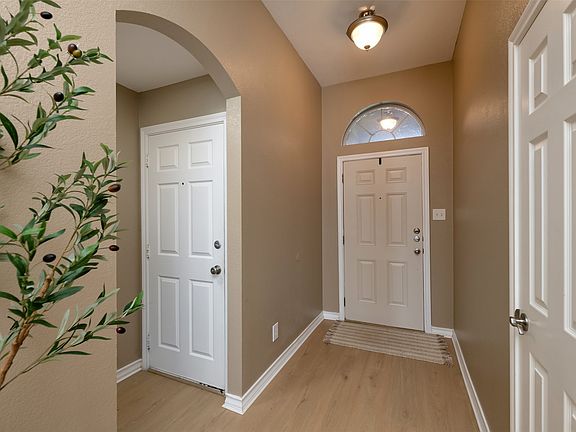 4th image of 1718 La Caya Dr