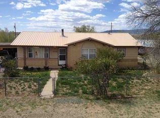 132 E 7th St, Cimarron, NM 87714