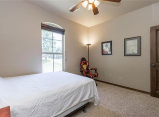 2063 Vaquero Ct, Edmond, OK 73034