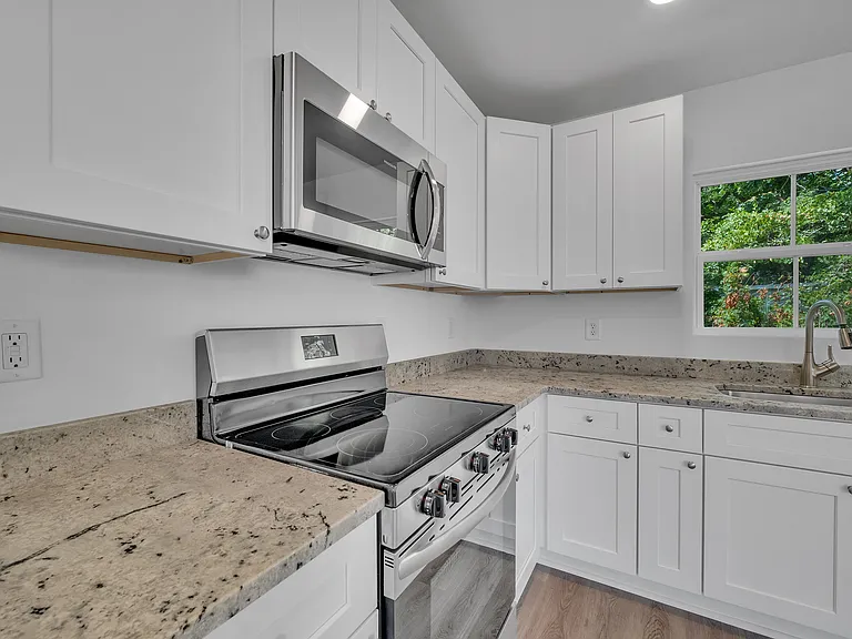 131 Hamil St — Photo 12
