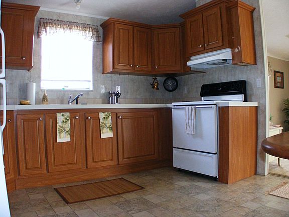 partial view of kitchen