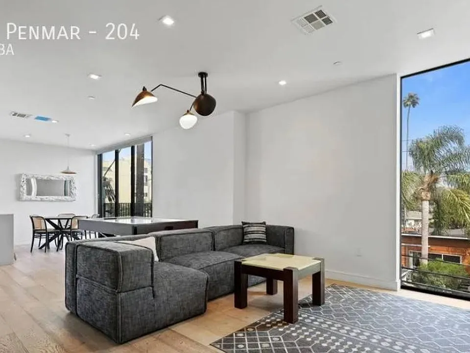 2432 Penmar Ave #204