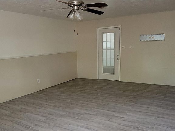 5th image of 17308 Valley Ln