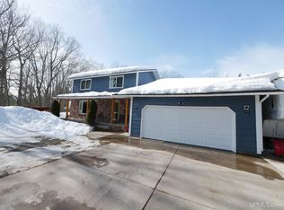 43251 Superior Rd, Houghton, MI 49931