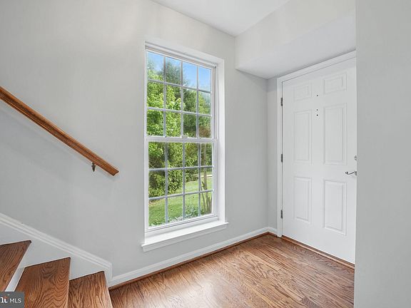 5th image of 3150 Grovehurst Pl