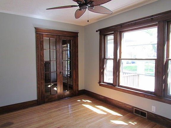 LIVING ROOM - LARGE WINDOW