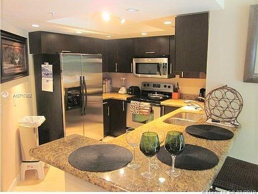 4th image of 2039 SE 10th Ave APT 501