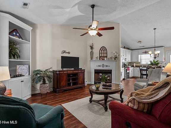 4th image of 4322 Fawn Court N