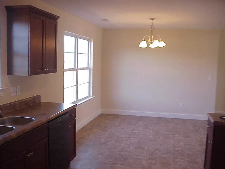 10 Katie Dr — Photo 3