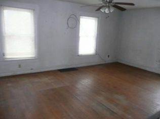 215 Clark St, Warren, IL 61087