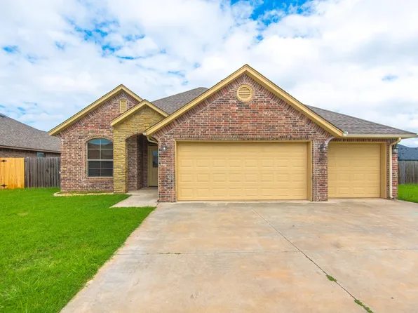 937 SW 15th St, Moore, OK 73160