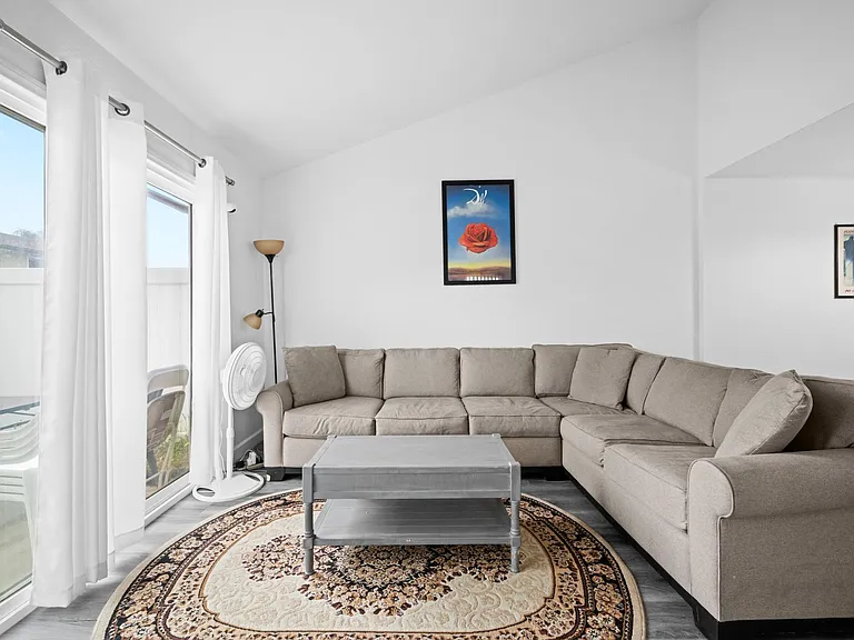 12168 Mount Vernon Ave — Photo 18