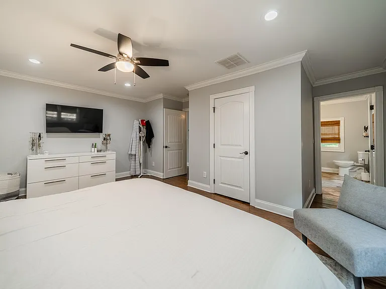 3147 Windsor Dr — Photo 9