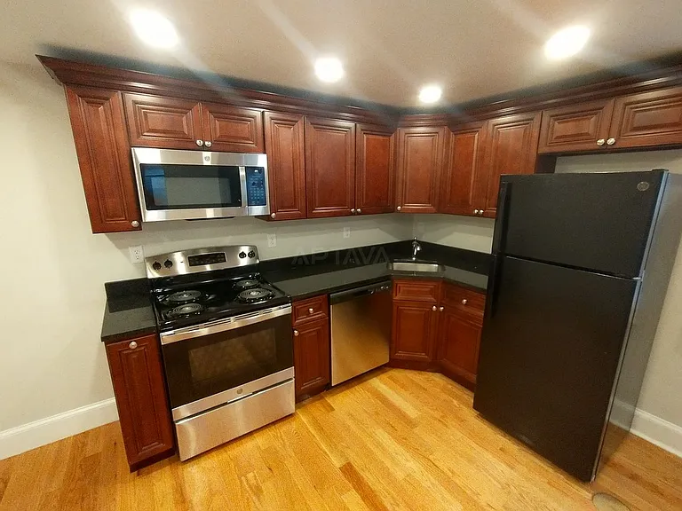111 Morse St #22 — Photo 8