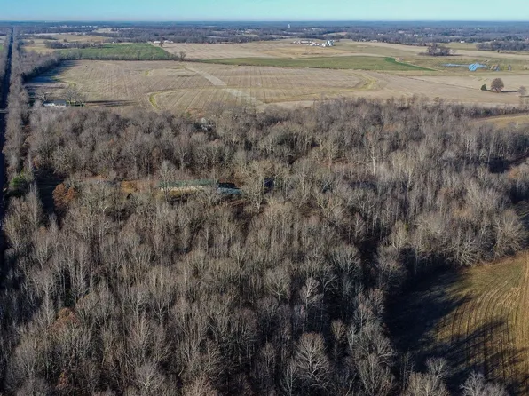 950 Jenkins Rd, Eddyville, KY 42038