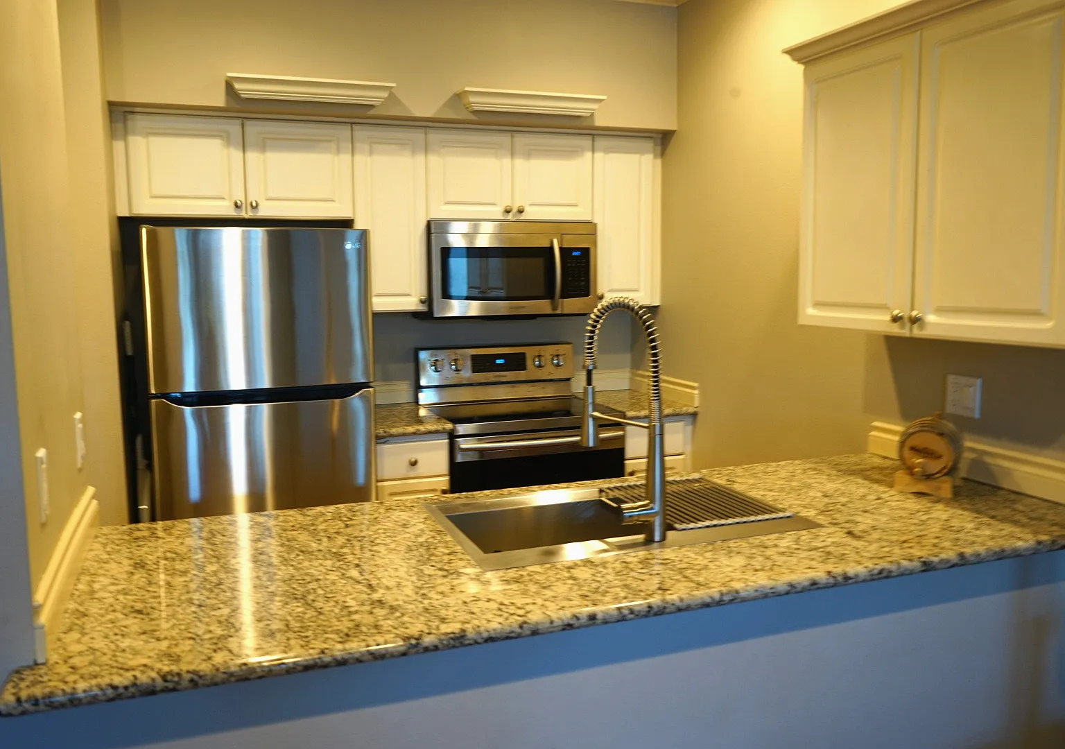1 bed, 652 sqft, $2,850 — Photo 2