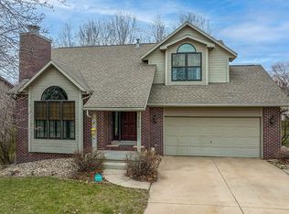 3629 Coppermill Rd NE, Cedar Rapids, IA 52402