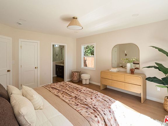 4th image of 5103 Parkglen Ave
