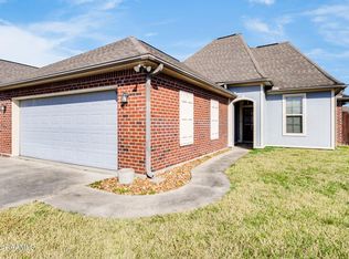 104 White Stripe Cv, Carencro, LA 70520