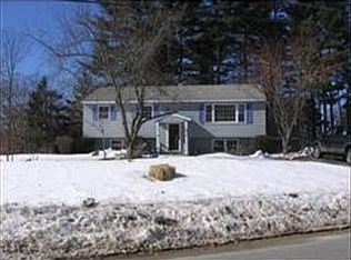 10 Pine St, Pepperell, MA 01463