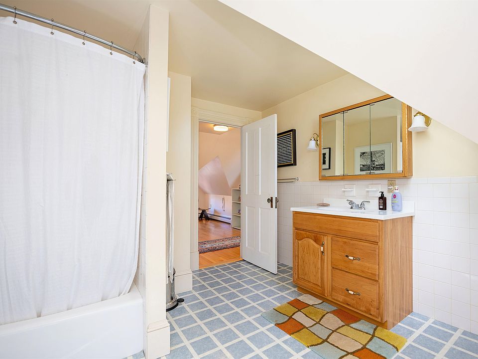 43rd image of 154 Boynton Avenue