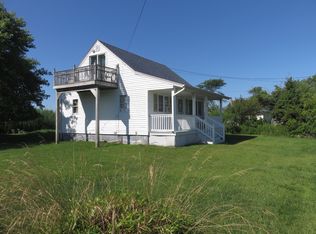 22 Hickory Rd, Mastic Beach, NY 11951